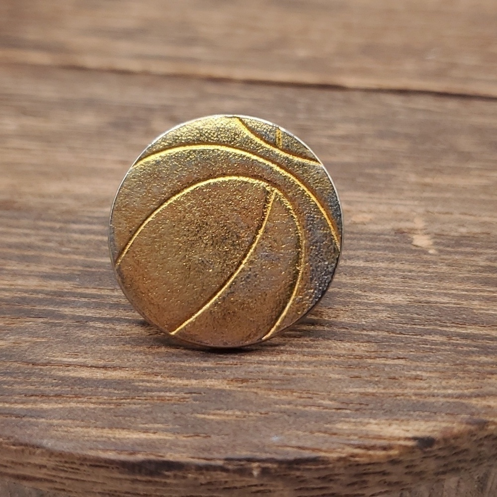 B677 volleyball pin vintage
